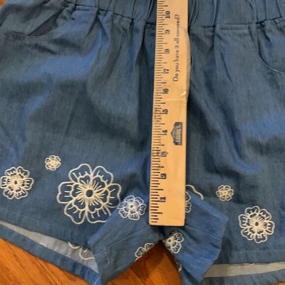 Umgee Size Medium pull on elastic waist shorts w/pockets/embroidery detail NWOT - Picture 4 of 9